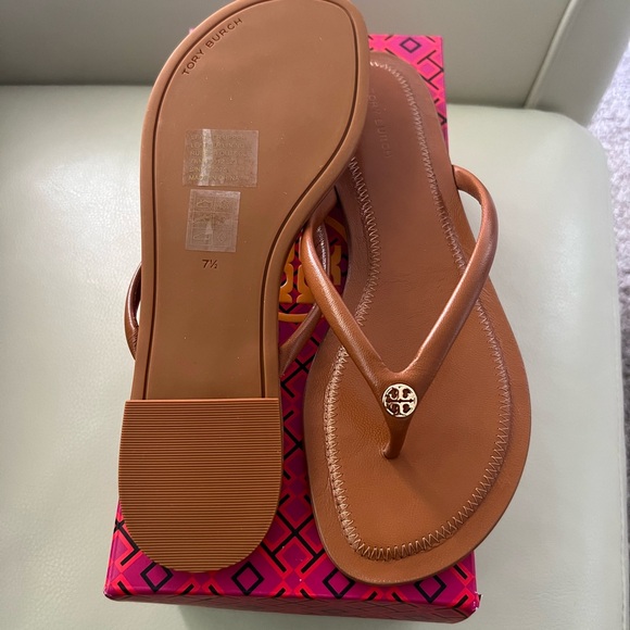 Brand New in Box Tory Burch Chelsea Leather Flip Flop Sandals - Picture 3 of 6